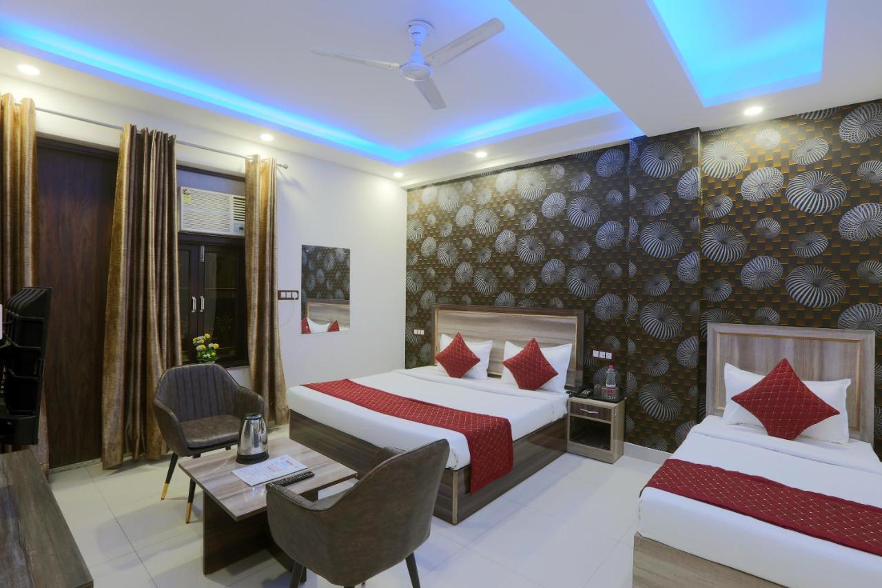 Hotel Red Velvet At Delhi Airport New Delhi Exteriör bild